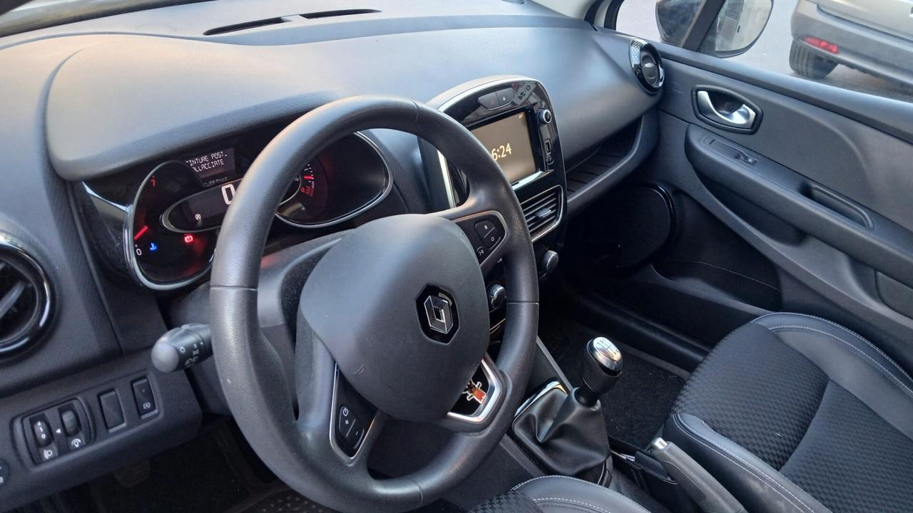 Renault Clio TCe 12V 90 CV GPL MOSCHINO INTENSE