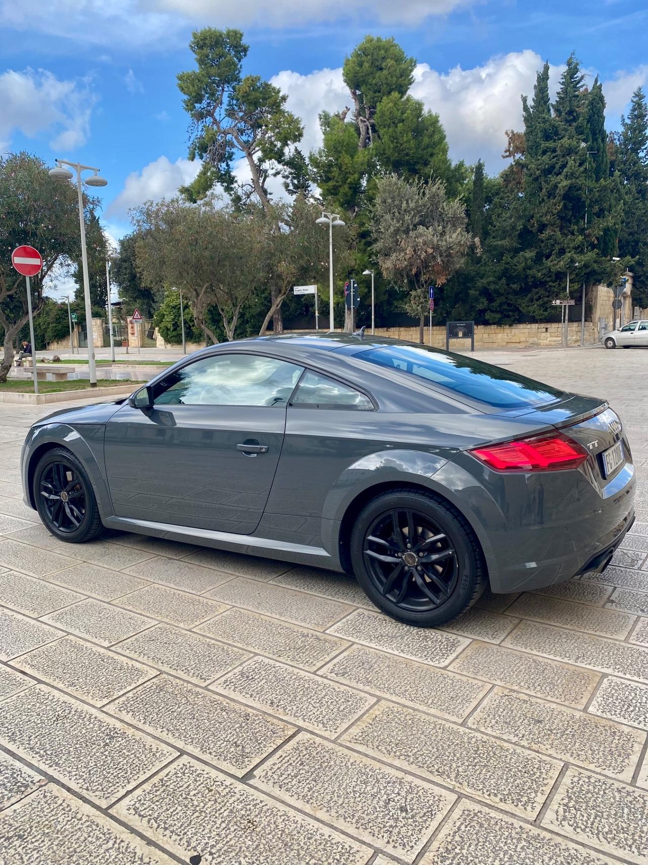 Audi TT Coupé 1.8 TFSI S line