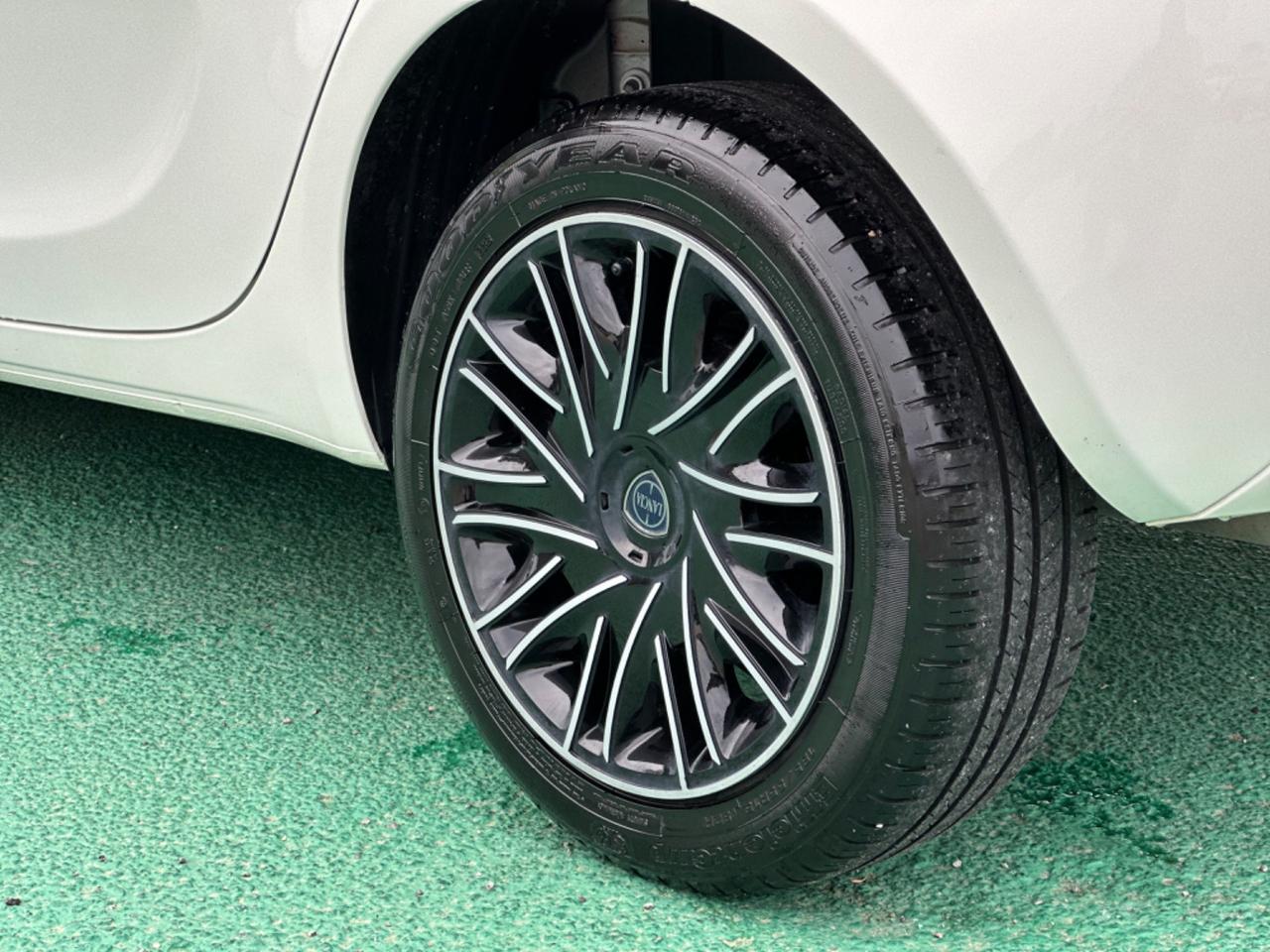 Lancia Ypsilon 1.2 Benzina 69cv Gold 2018
