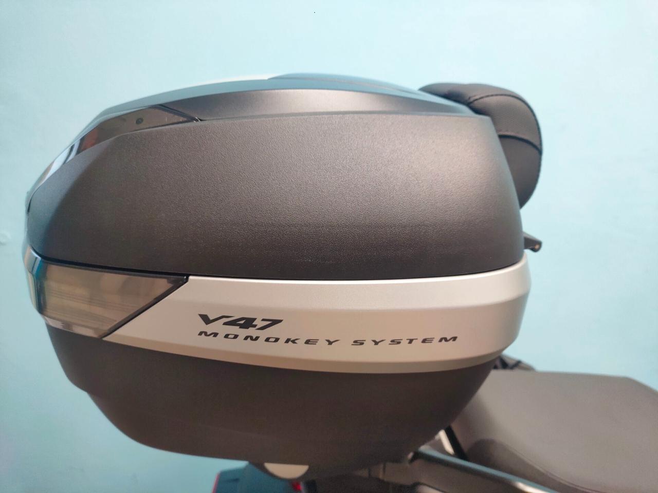 Suzuki V Strom DL 1000 soli 14.318 km.