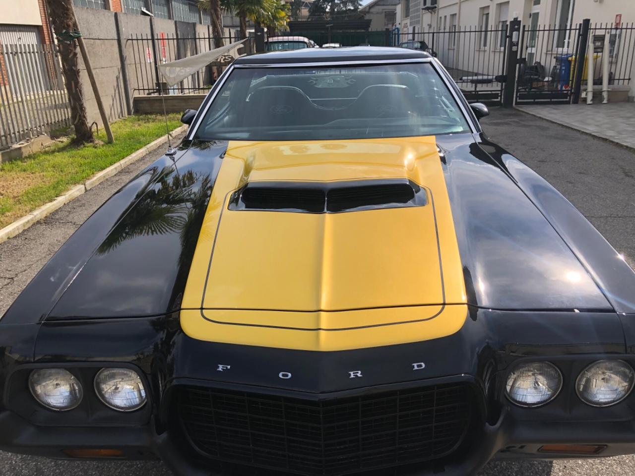 Ford Gran Torino Black & Gold