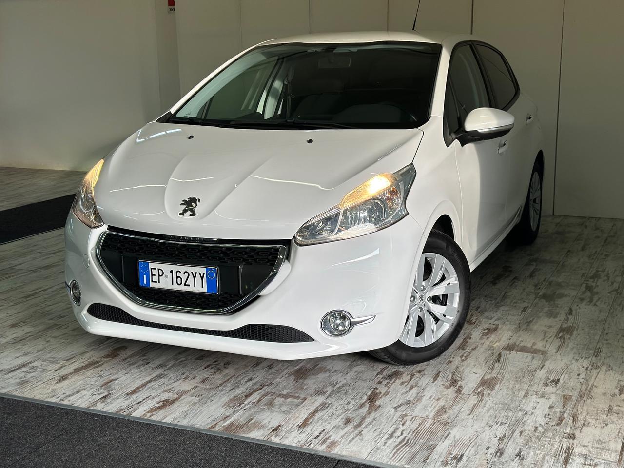 Peugeot 208 1.2 Benzina 82 CV 5 porte Ok Neopatentati
