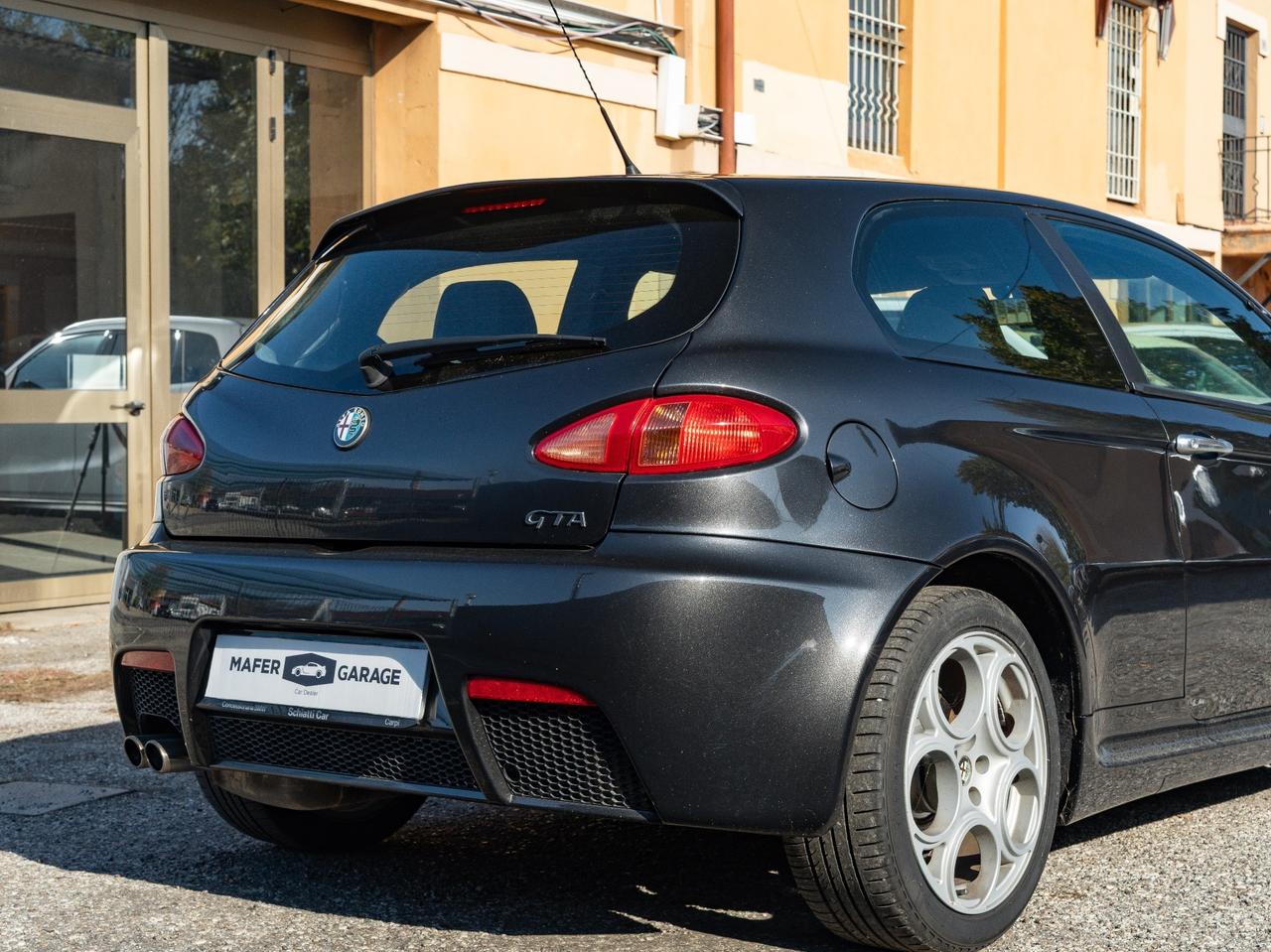 Alfa Romeo 147 3.2i V6 24V cat 3 porte GTA