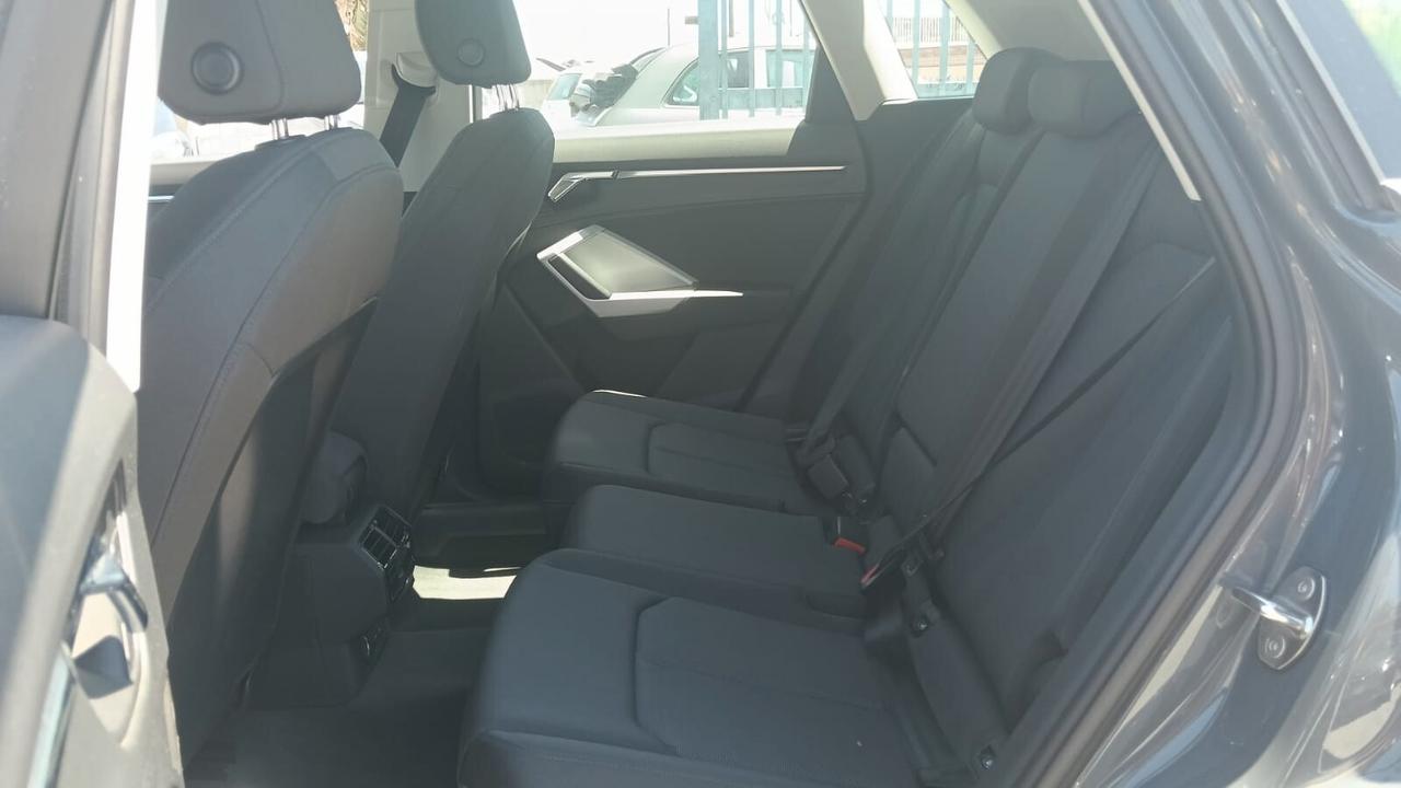 Audi Q3 35 TDI S tronic Business Advanced
