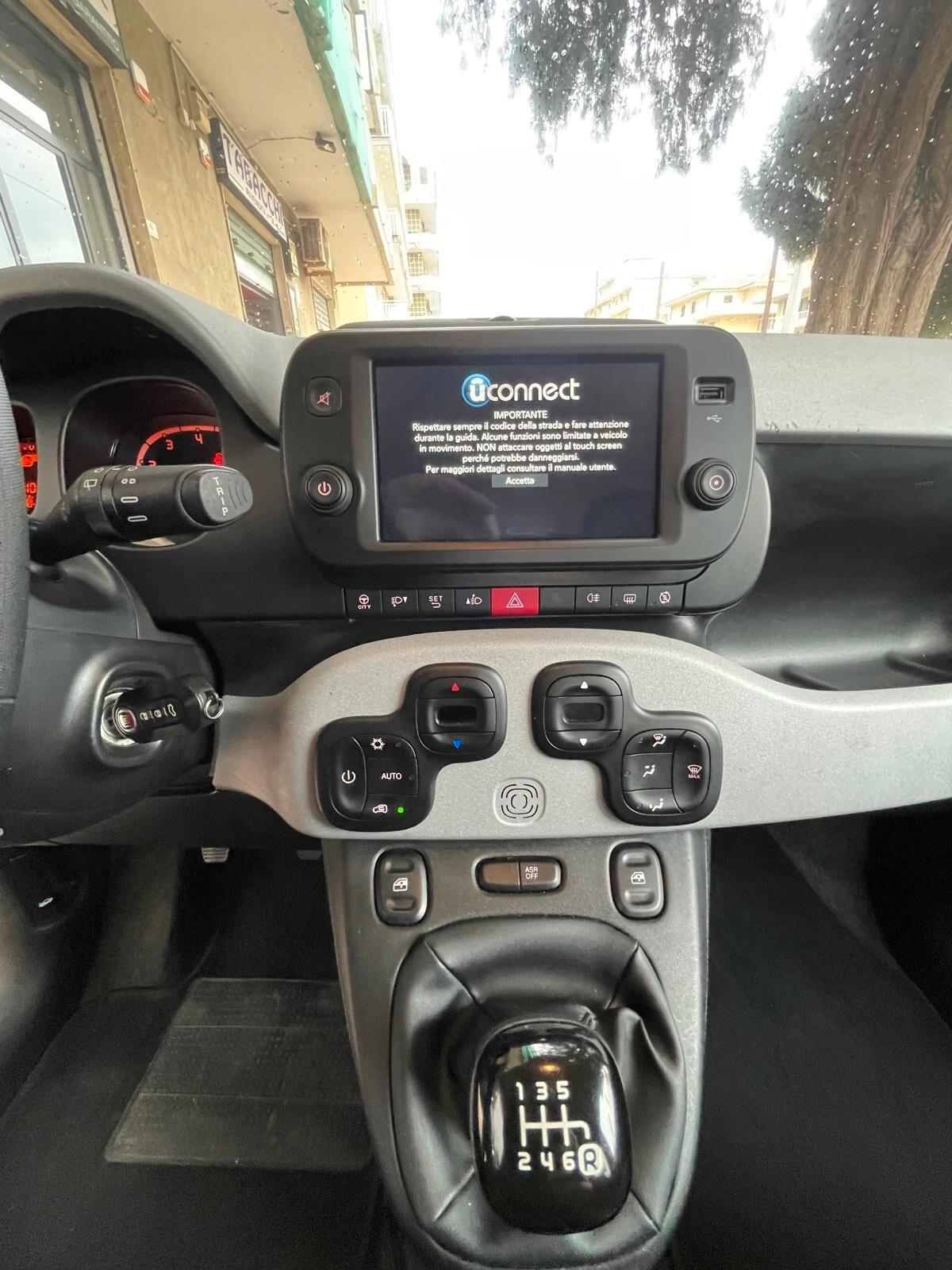 Fiat Panda 1.0 FireFly S&S Hybrid Garmin