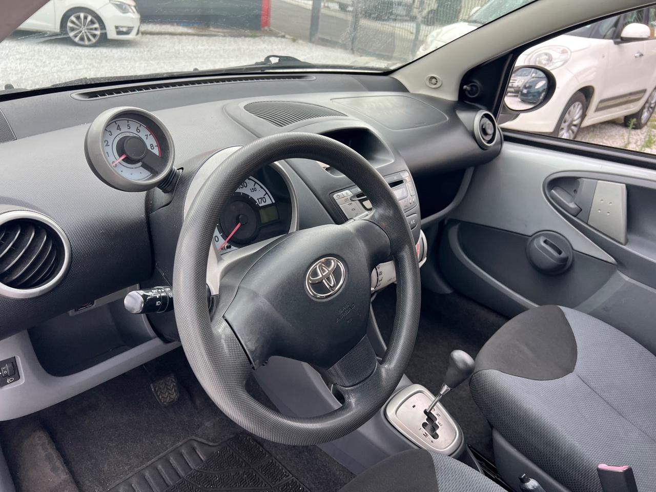 Toyota Aygo 1.0 12V VVT-i 5 porte Sol