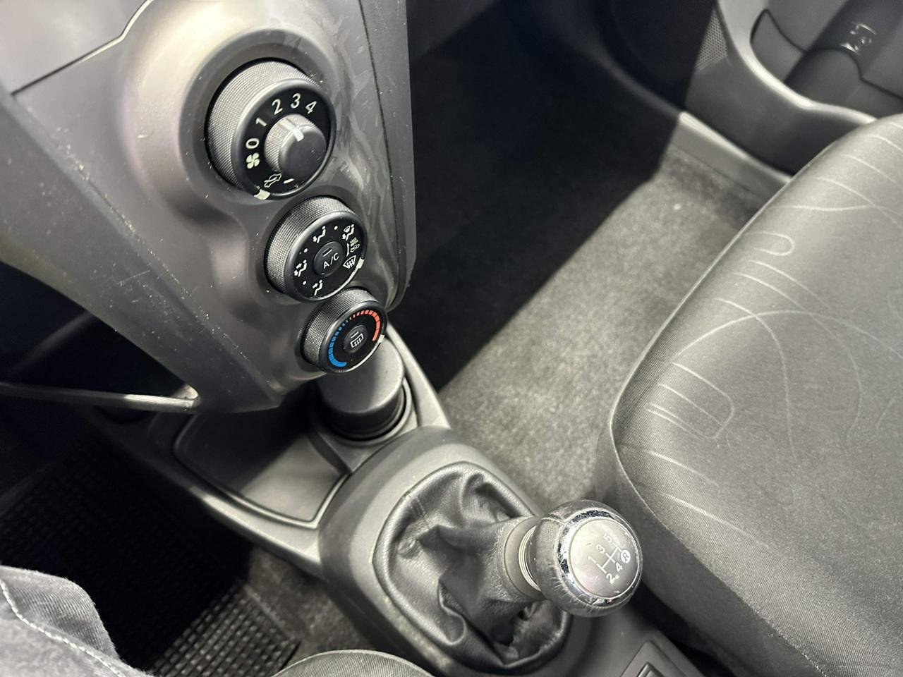 Toyota Yaris 5p 1.0 Now