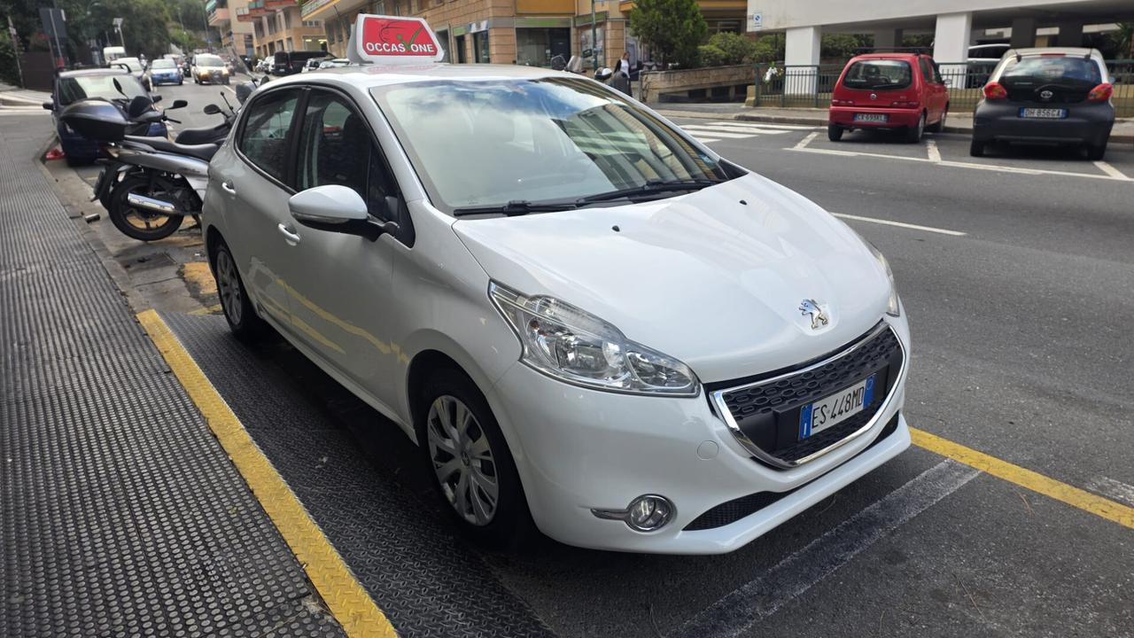 Peugeot 208 1.2 VTi 82 CV 5 porte Active garanzia 12 mesi