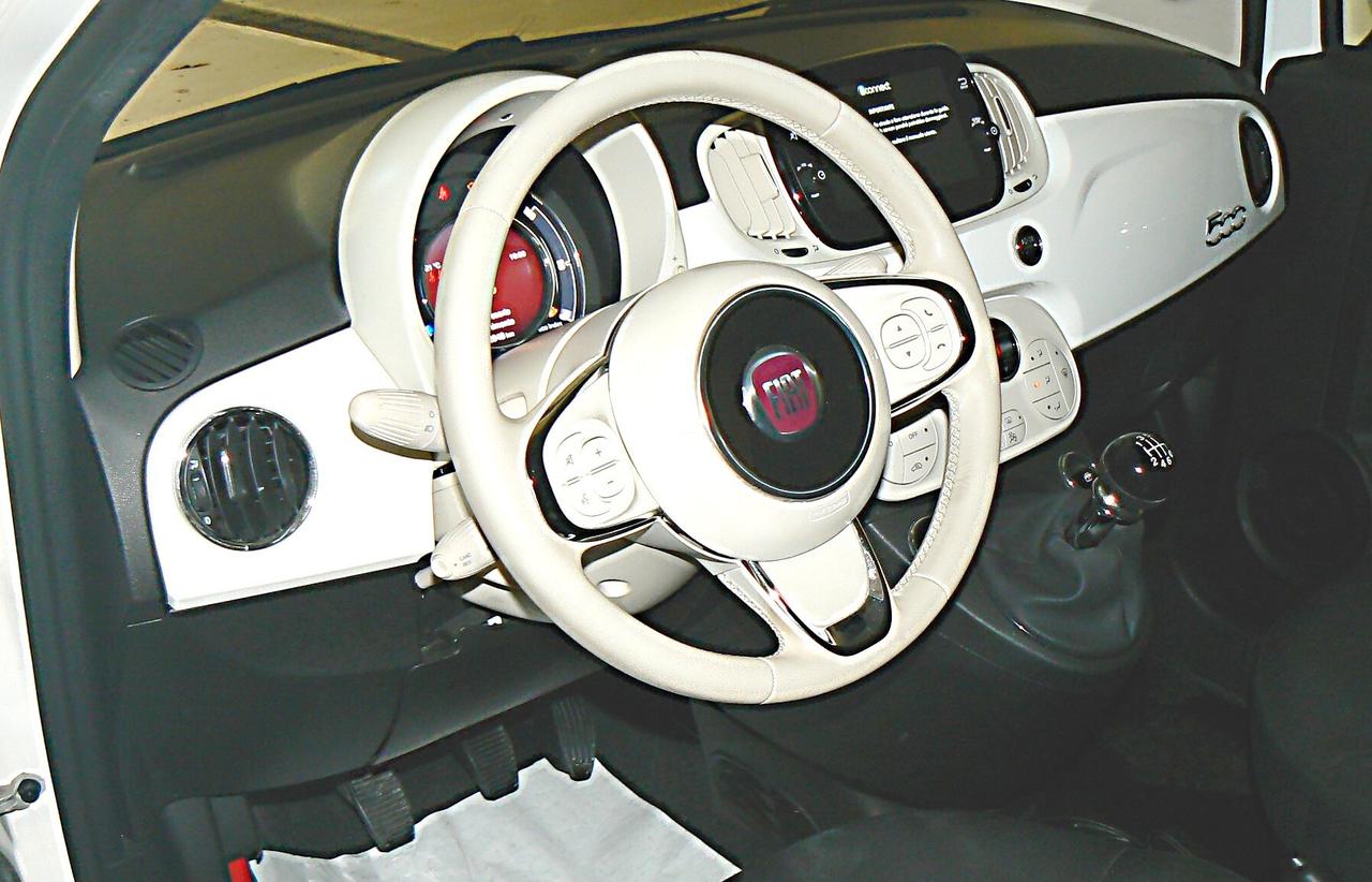 Fiat 500 1.0 Hybrid Dolcevita - n101112