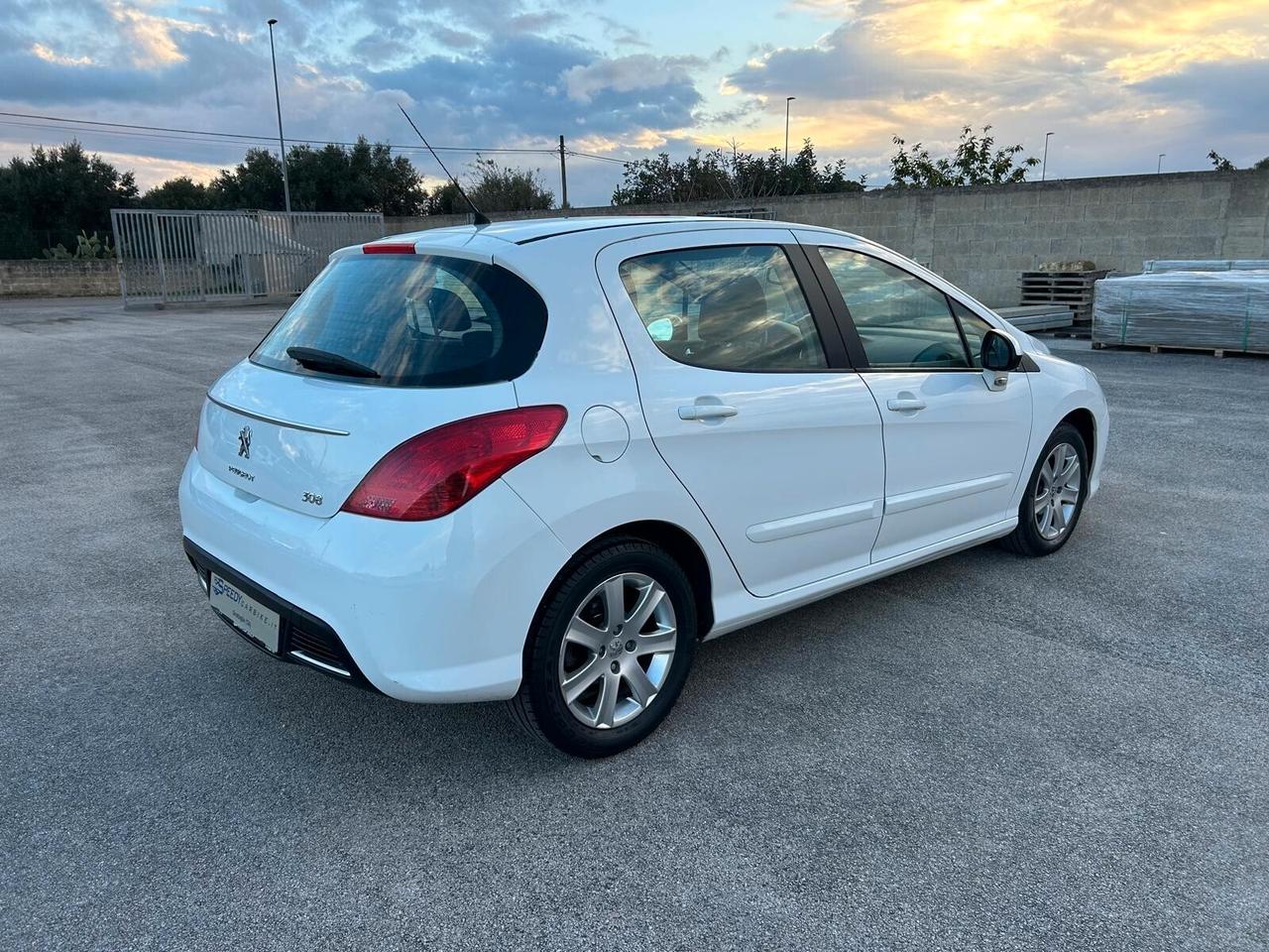 Peugeot 308 1.6 HDi 90CV Berlina