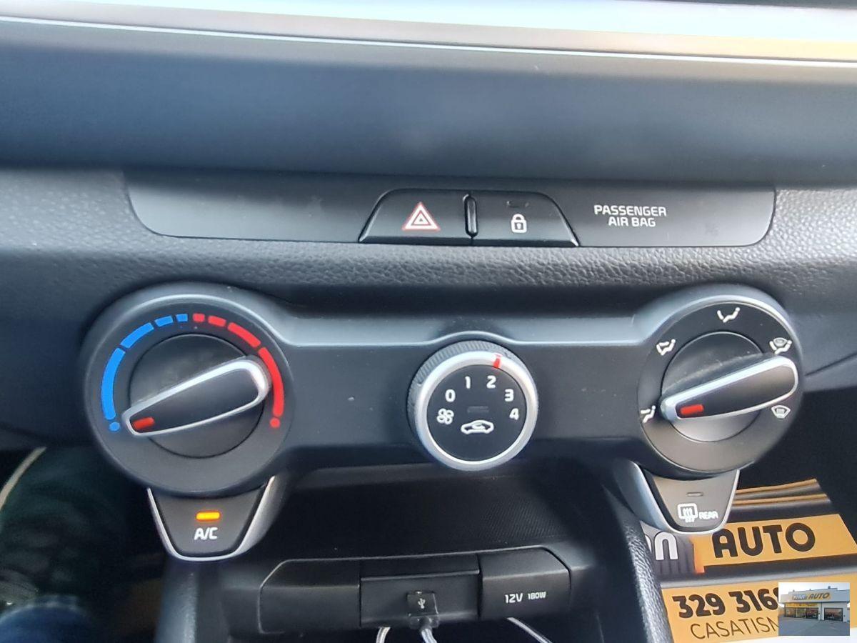 KIA Stonic 1.2 Benzina-Neopatentati-Anno 2022