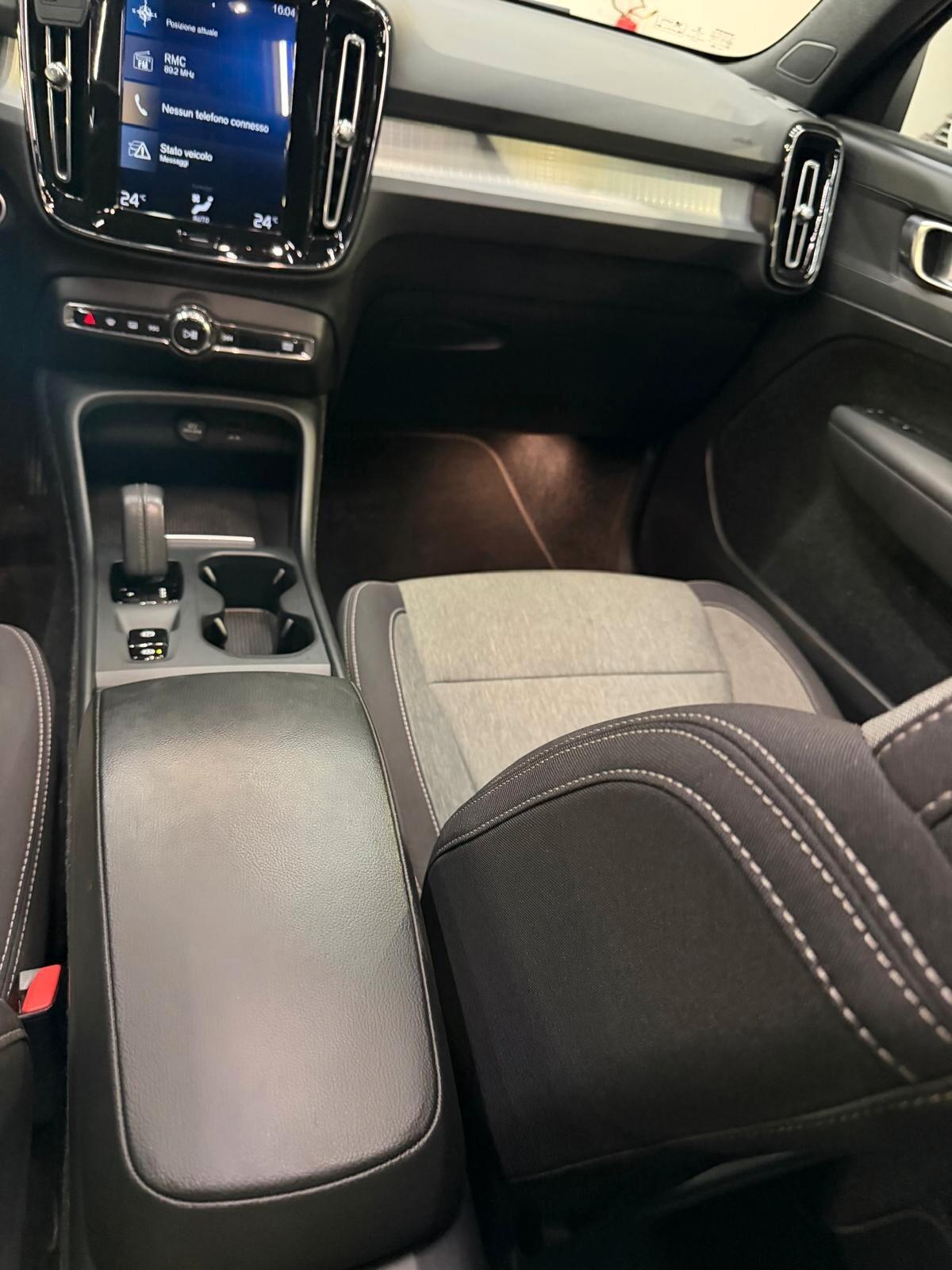 Volvo XC40 B4 AWD Geartronic R-design