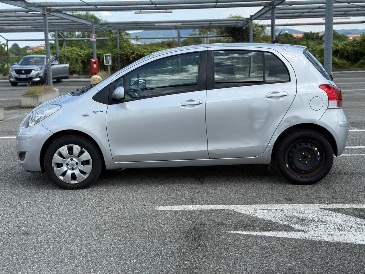 Toyota Yaris 1.0 5 porte Luxury pack