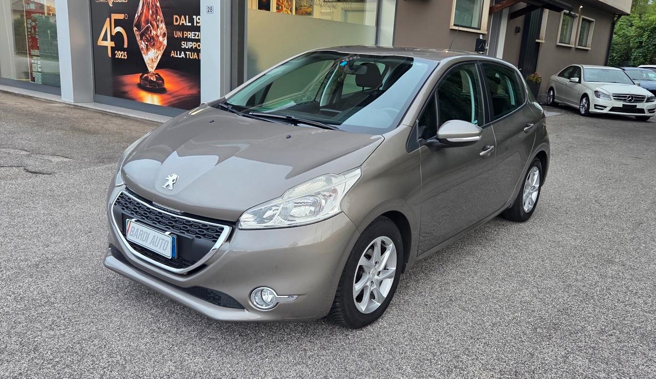 Peugeot 208 1.4 HDi 5 porte Allure