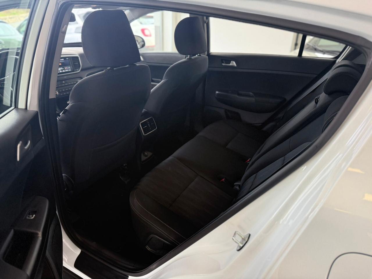 Kia Sportage 1.6 CRDI 136 CV 2WD Mild Hybrid Business Class
