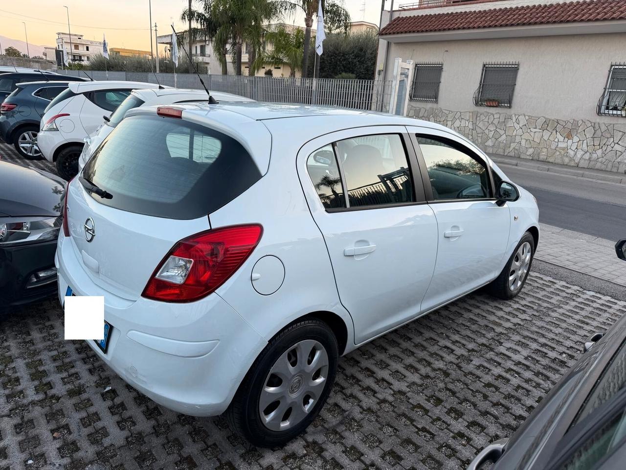 Opel Corsa 1.2 5 porte Elective-2013