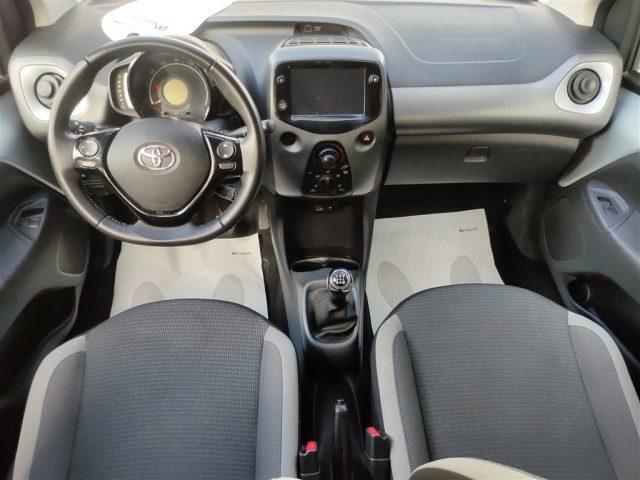 TOYOTA Aygo 1.0 VVT-i x-play TELECAMERA,CARPLAY,CRUISE