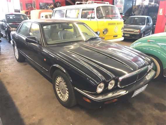 JAGUAR XK8 3.2