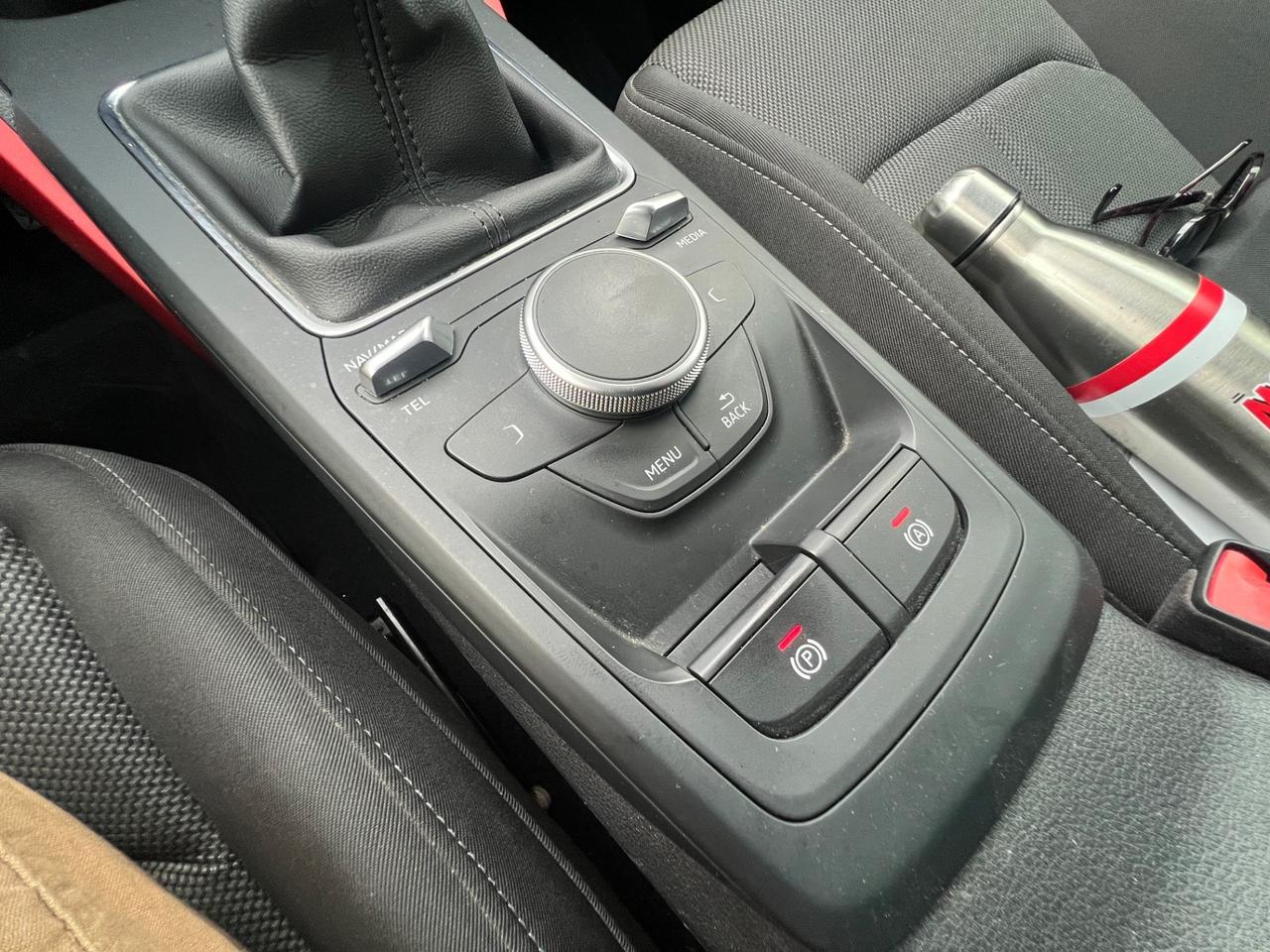 Audi Q2 30 TFSI Business Design