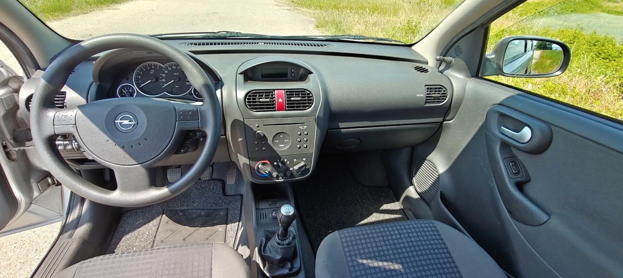 Opel Corsa 1.0 Benzina - Neopatentati