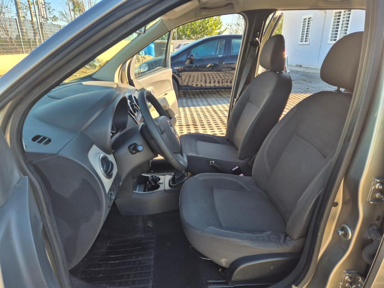 Dacia Lodgy 1.6 8V 85CV 5 posti metano scadenza 2029