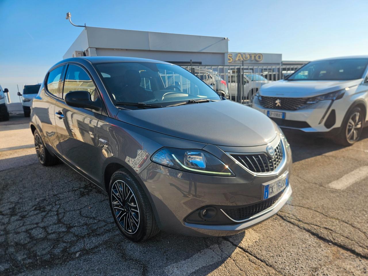 Lancia Ypsilon 1.0 FireFly 5 porte S&S Hybrid Ecochic Gold