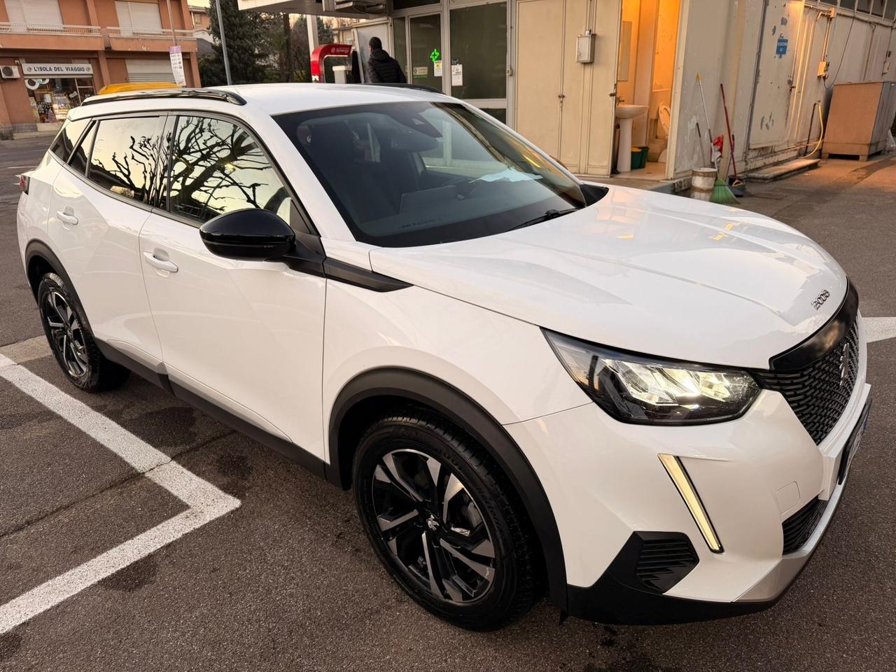 Peugeot 2008 PureTech 100 S&S Allure Pack