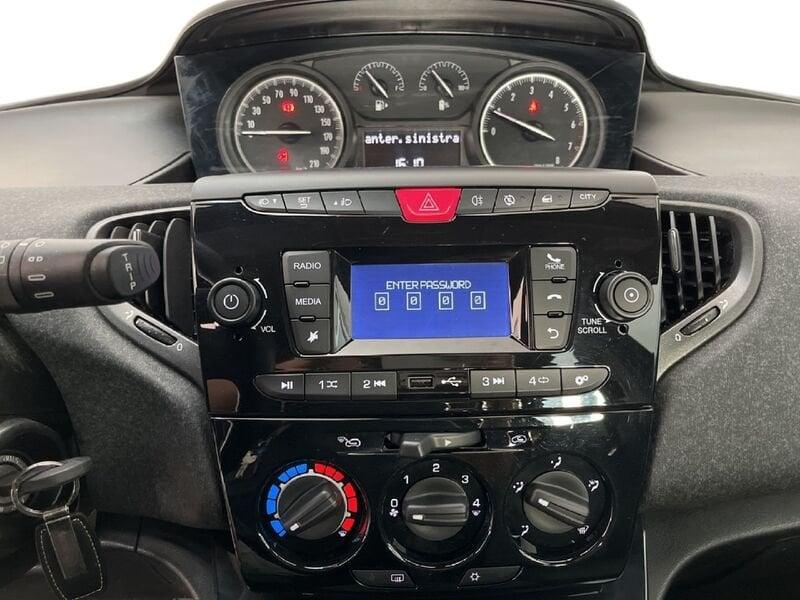 Lancia Ypsilon III 2015 1.0 firefly hybrid Silver s&s 70cv