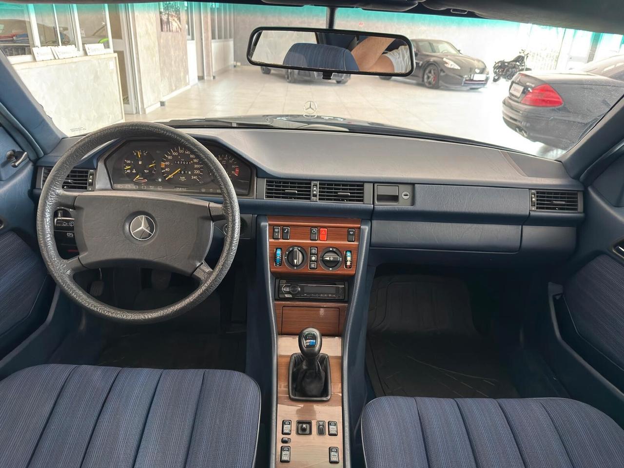 Mercedes E 300 CE Coupe