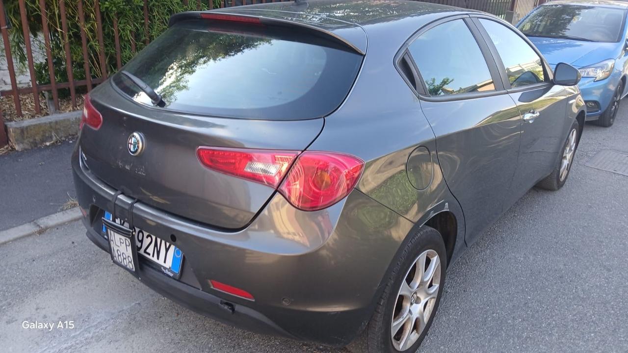 Alfa Romeo Giulietta 1.6 JTDm-2 105 CV Distinctive