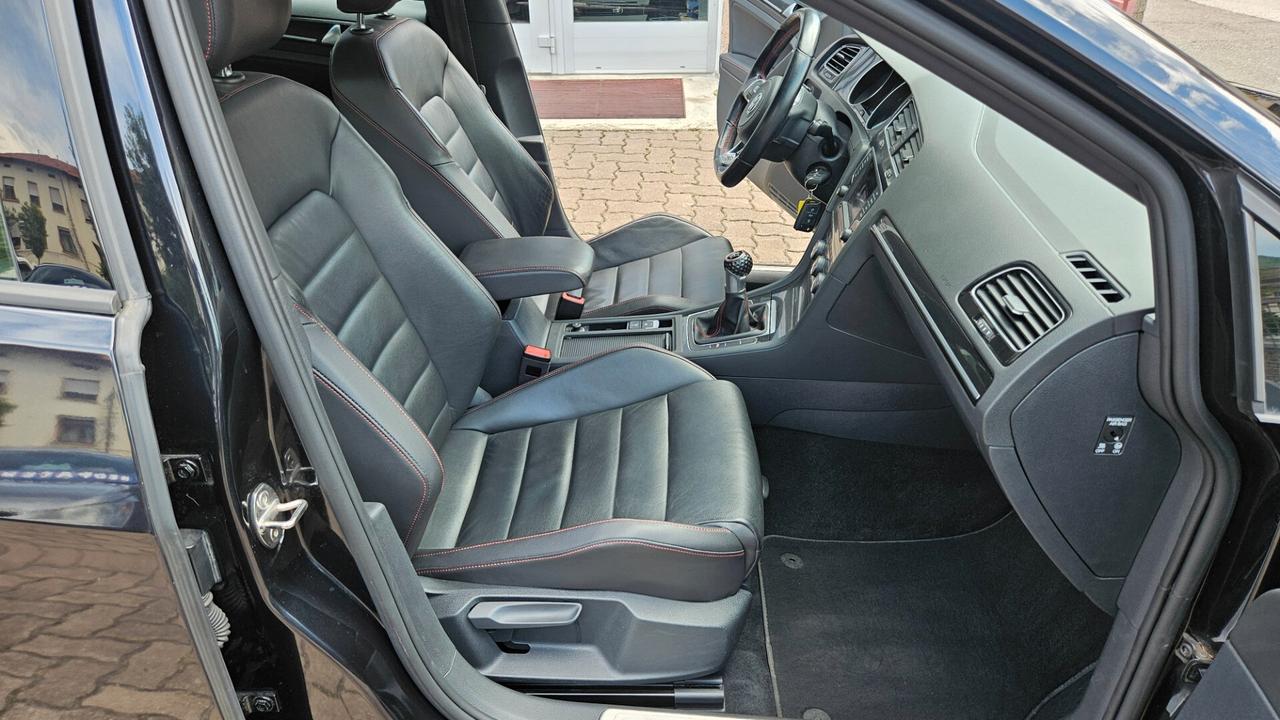 Volkswagen Golf GTI 5p 2.0 tsi PERFORMANCE 220CV PELLE-NAVY-SED.RISC.