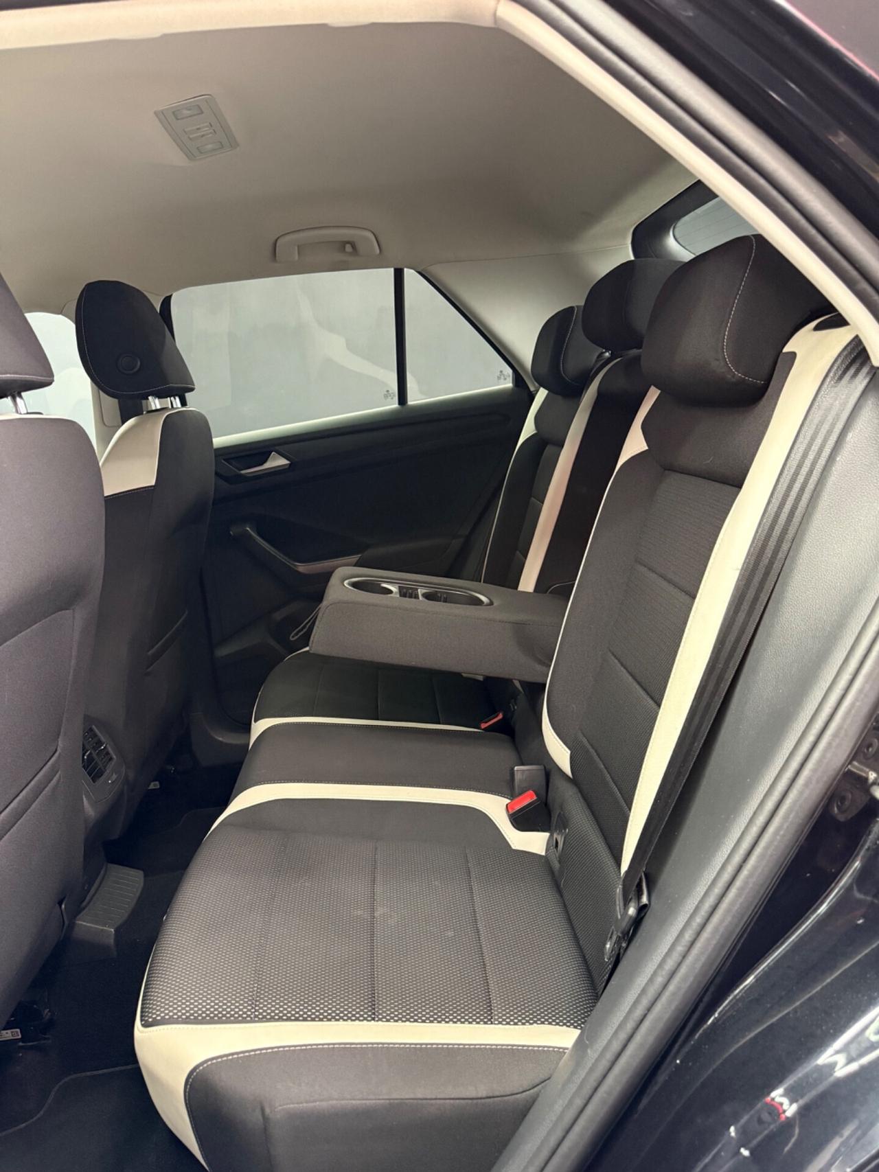 Volkswagen T-Roc 1.6 TDI SCR Advanced BLACK 10/2018