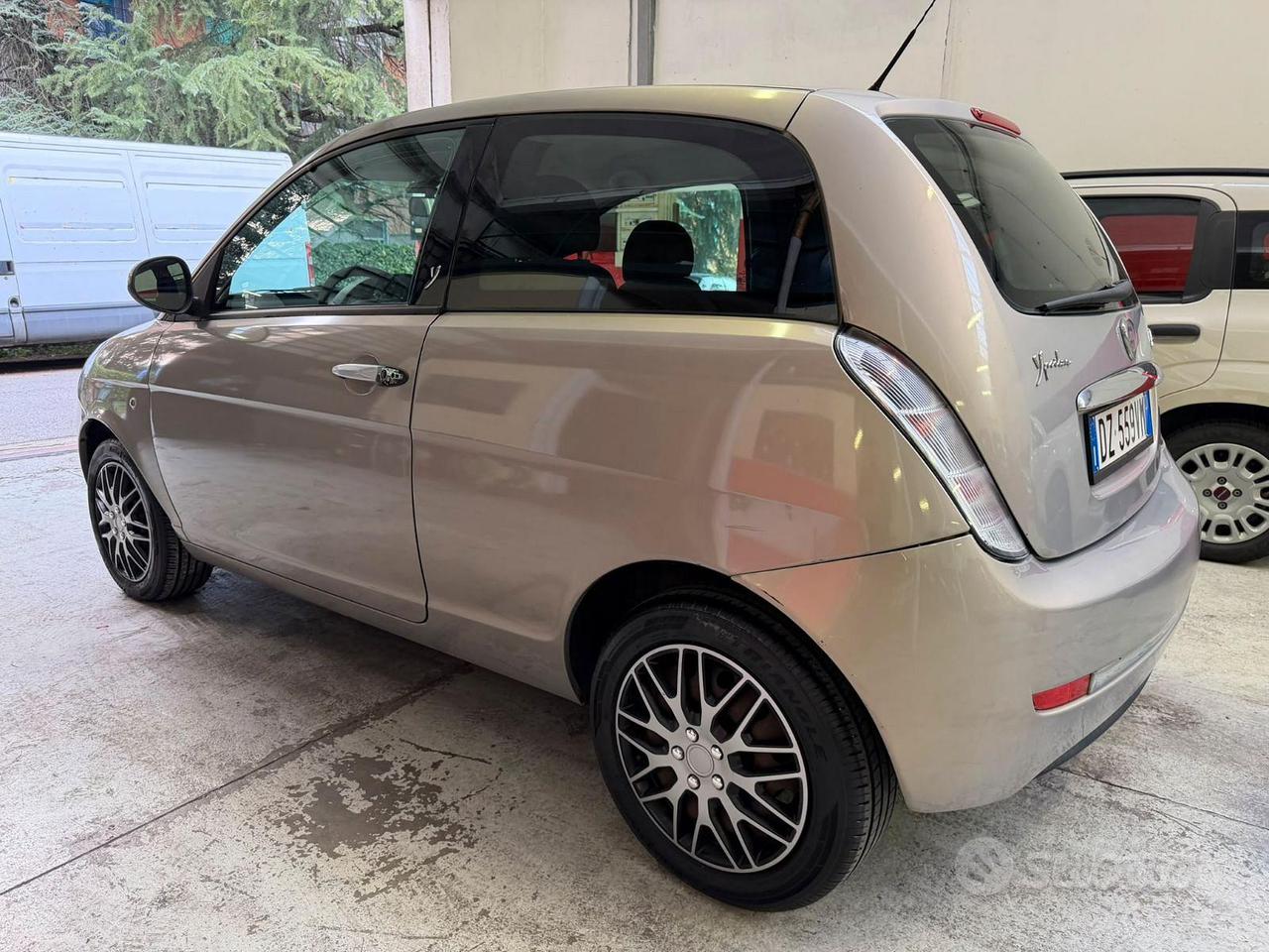 Lancia LANCIA YPSILON 1.2 VERSUS