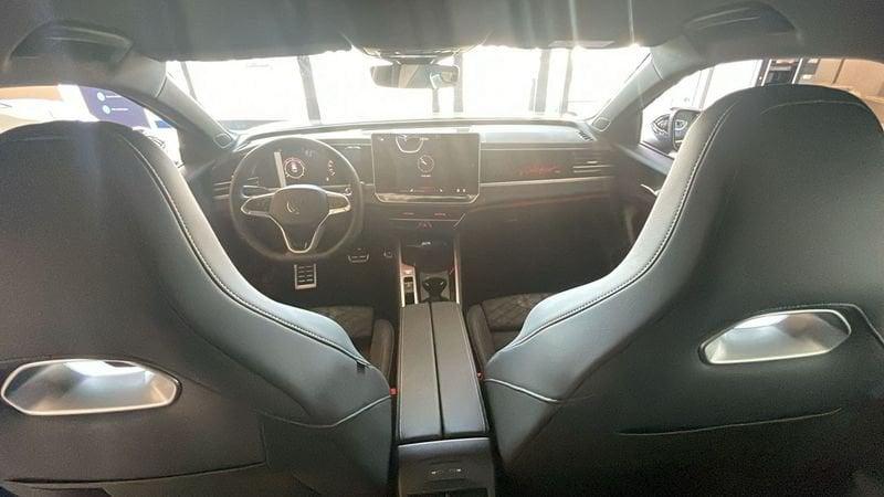 Volkswagen Passat 2.0 TDI 150 CV SCR EVO DSG R-Line