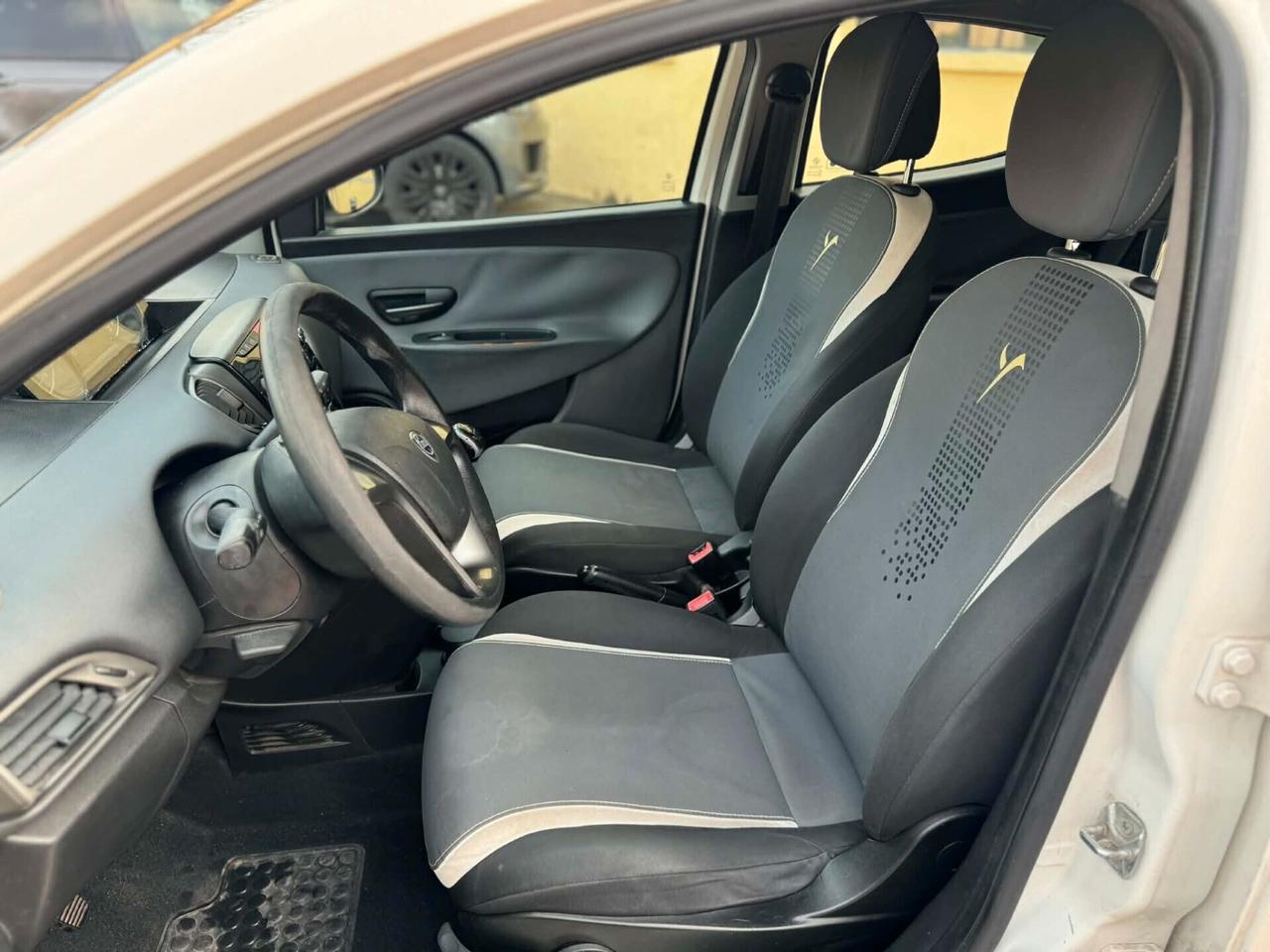 Lancia Ypsilon Anno 2014 0.9 Benz/Metano 84 CV