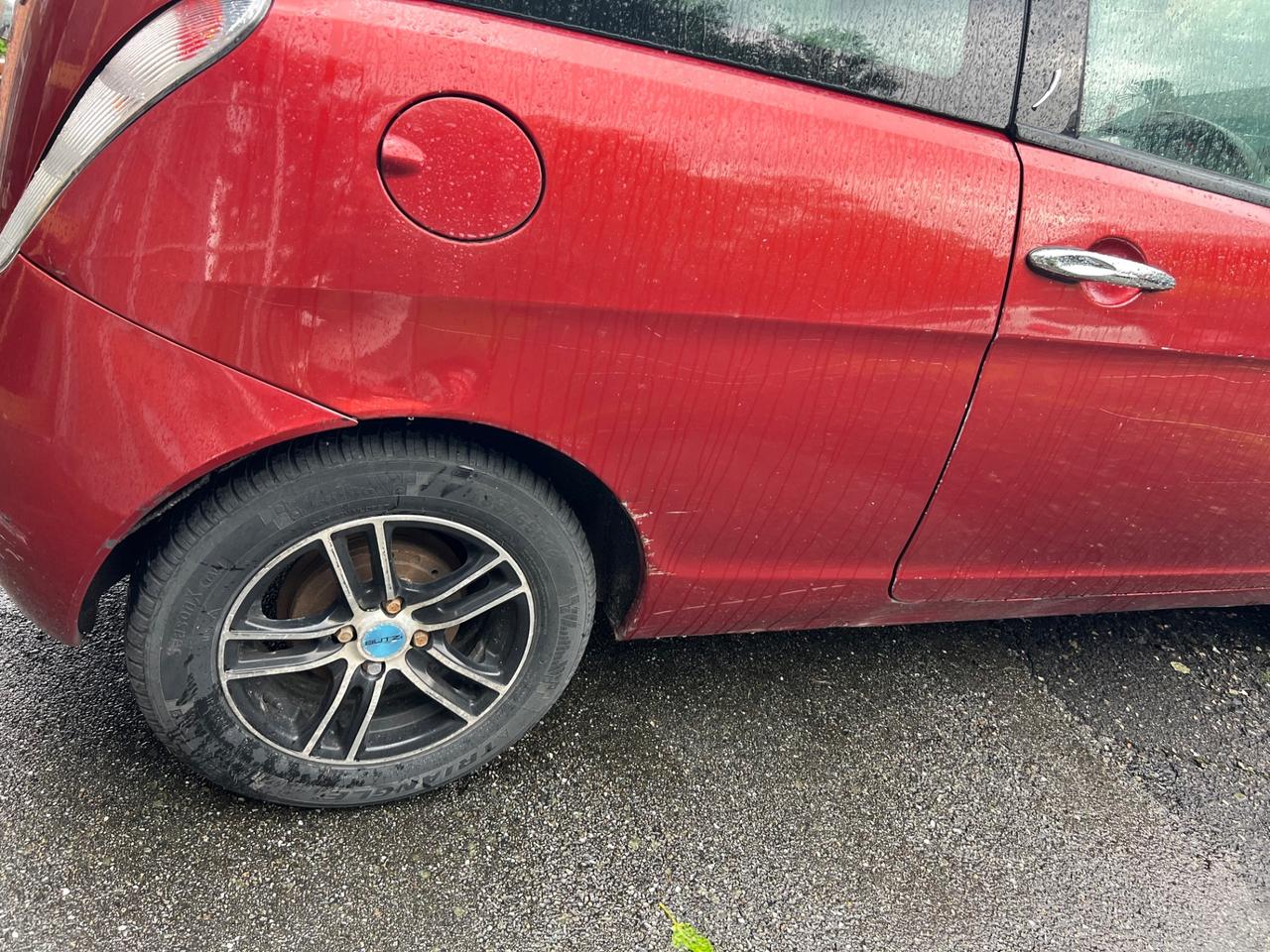 Lancia Ypsilon 1.3 MJT 75 CV Argento