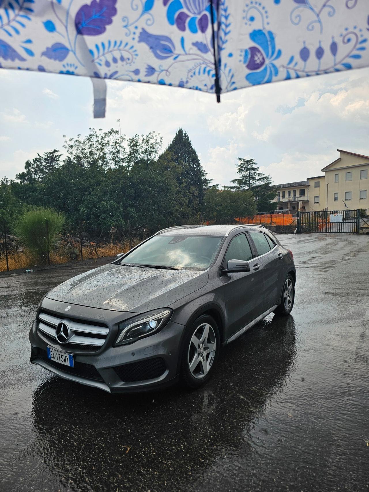 Mercedes-benz GLA 200d Automatic 4Matic Premium AMG