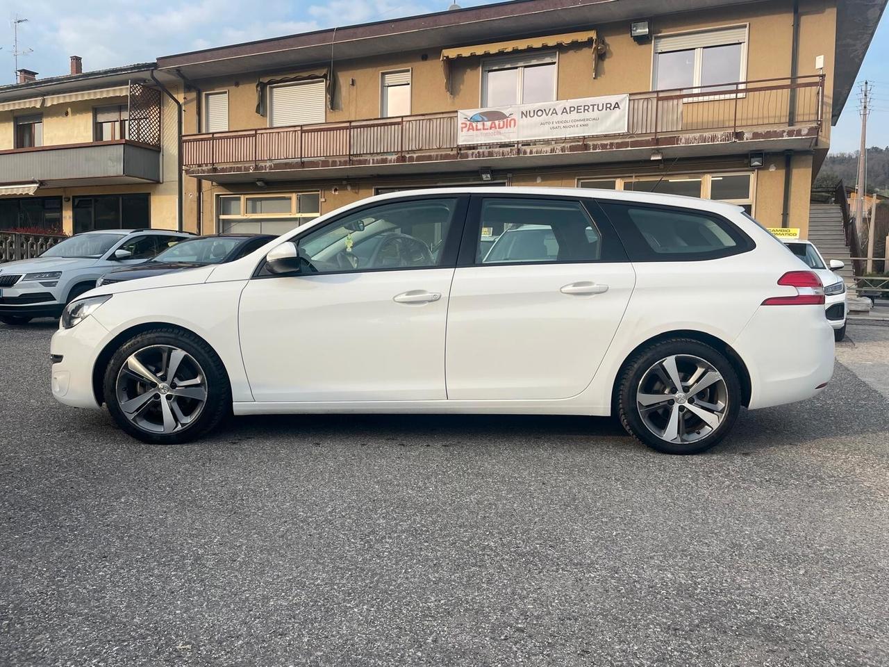 Peugeot 308 BlueHDi 120 S&S EAT6 SW Allure