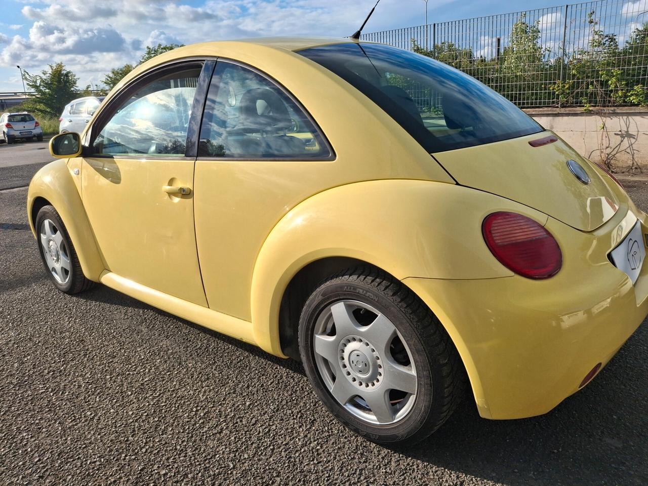 Volkswagen New Beetle 1.6 **SOLO 102mila CHILOMETRI**