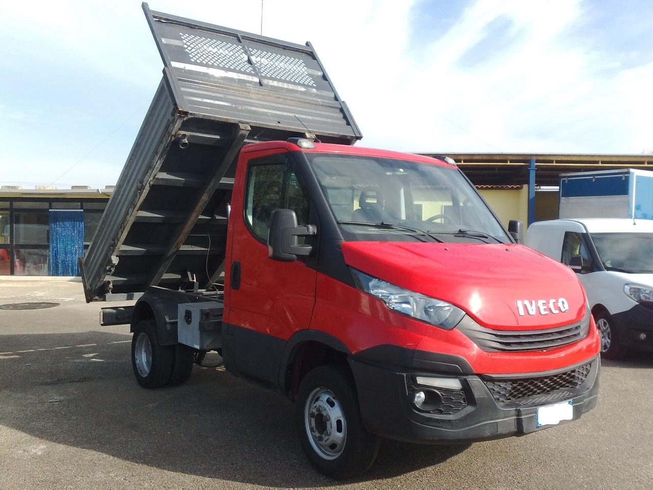 Iveco Daily 35c12 RIBALTABILE TRILATERALE - 2017