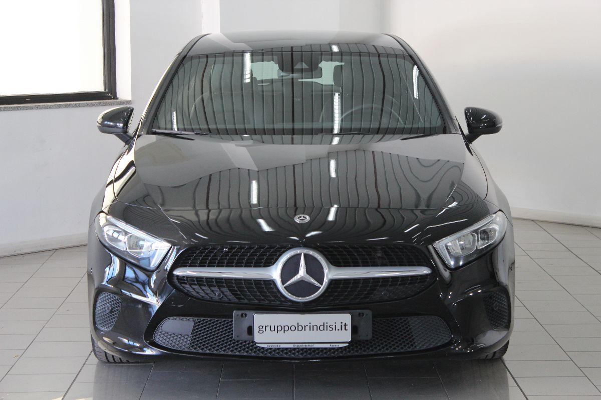 MERCEDES - Classe A - A 180 d Automatic Business Extra ( Schermi 10 pollici + Kit Luci + Cerchi Bruniti )