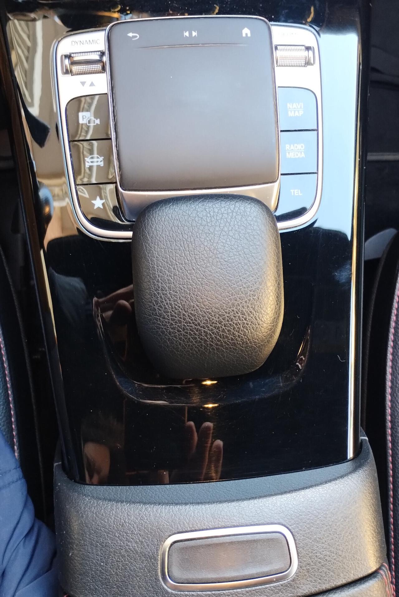 Mercedes-benz A 200 d Automatic Premium AMG LINE