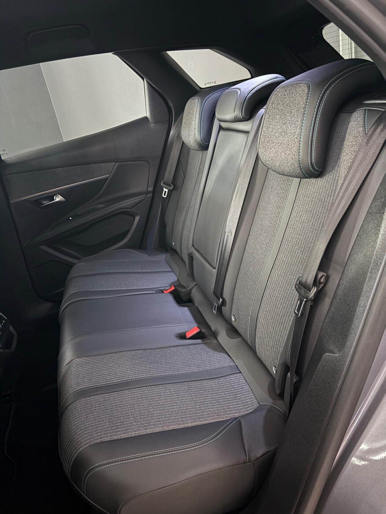 Peugeot 3008 BlueHDi 130cv EAT8 ALLURE