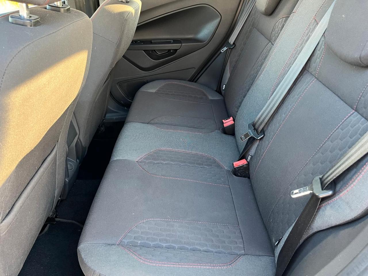 Ford Fiesta 1.5 TDCi 75CV 5 porte ST-Line