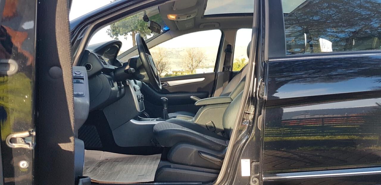 Mercedes classe b200 cdi tetto panoramico,cerchi da 17, pelle,comandi al volante