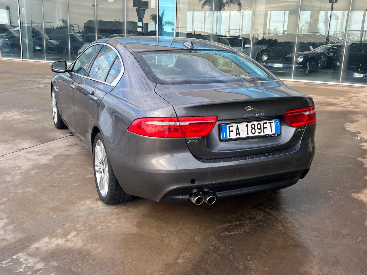 Jaguar XE 2.0 D Turbo 180CV aut. Prestige Business Edition