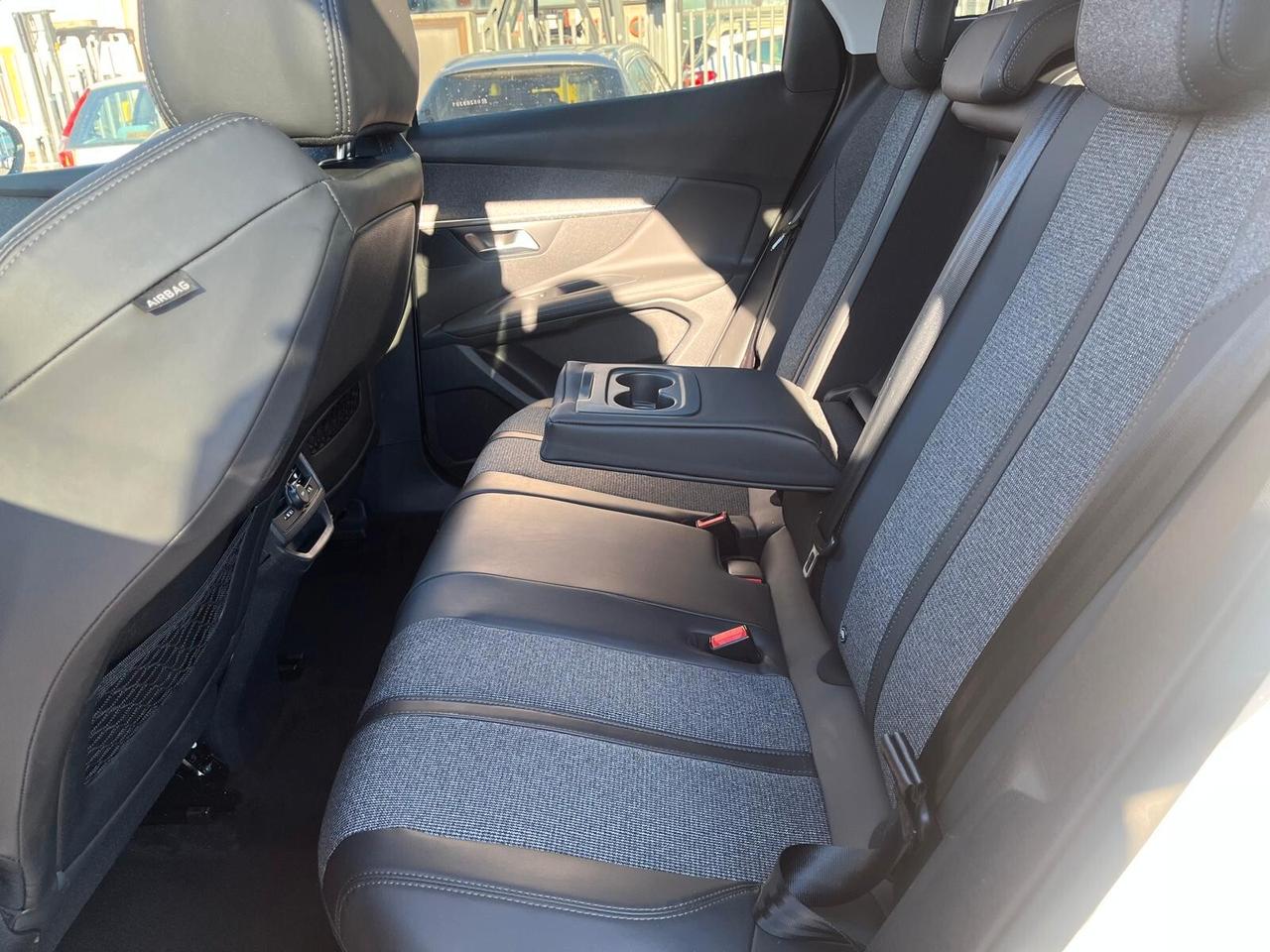 Peugeot 3008 BlueHDi 120 EAT6 S&S Allure