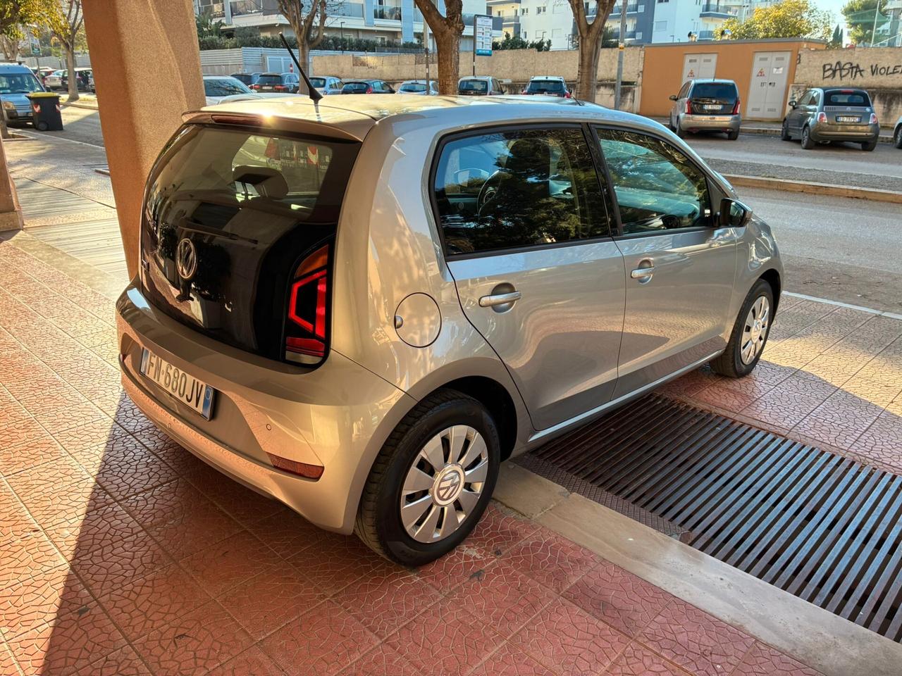 Volkswagen Up 1.0 5p perfetta garantita.18