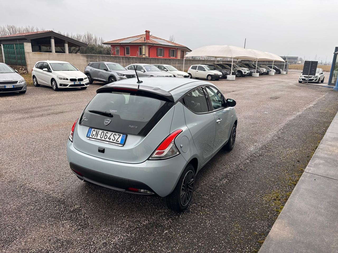 Lancia Ypsilon 1.0 FireFly 5 porte S&S Hybrid Gold Plus