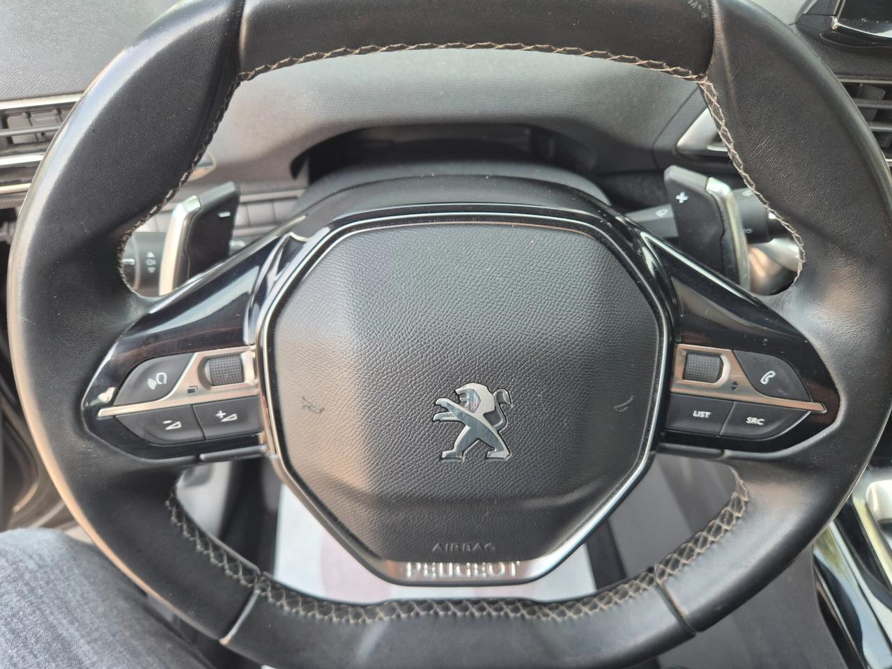 Peugeot 3008 Hybrid 225 e-EAT8 Allure Pack